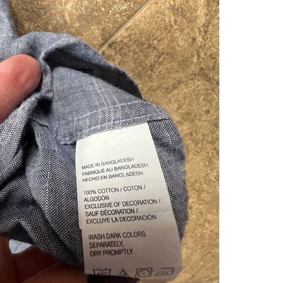 IZOD Saltwater Relaxed Classic short sleeve button down chambray blue, men's XL - Picture 6 of 7